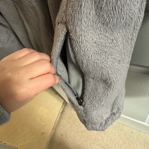 The North Face Gray Jacket - Picture 6 of 10